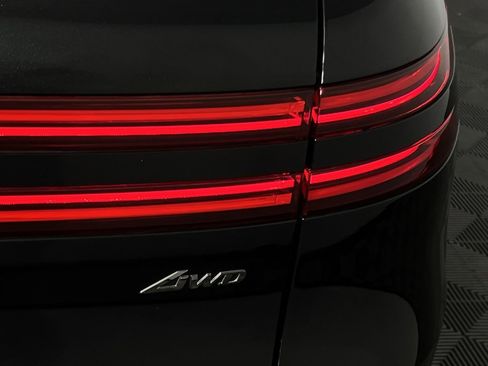 Used 2023 Genesis GV70 2.5T w/ Select Package image 14