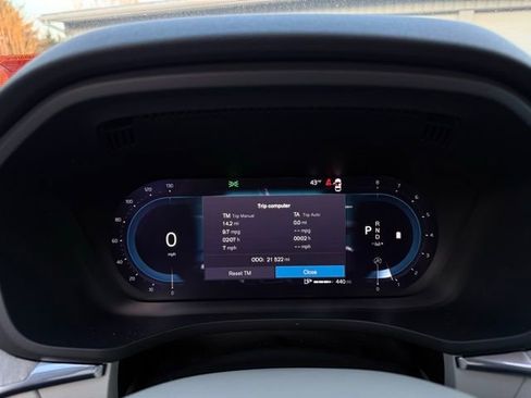 Certified 2023 Volvo XC60 B5 Plus w/ Climate Package image 22