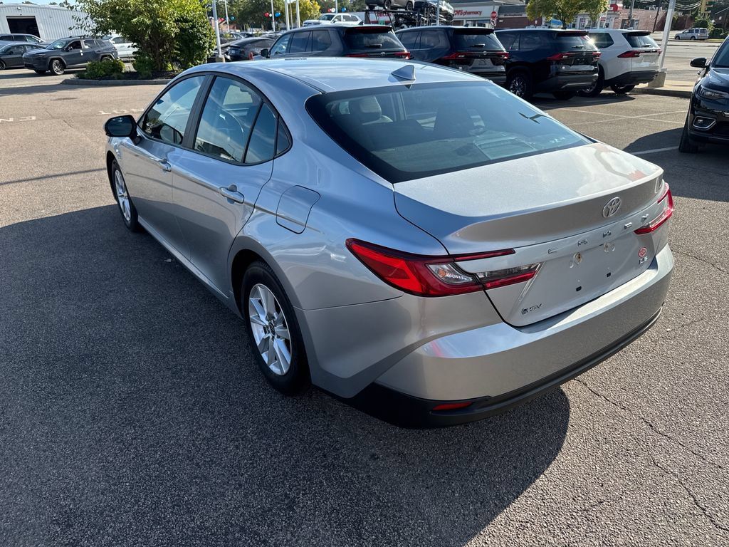 Used 2025 Toyota Camry LE FWD image 5
