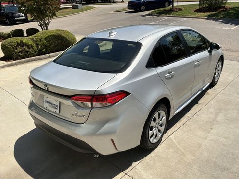 Used 2024 Toyota Corolla LE FWD image 10