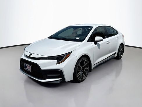 Used 2022 Toyota Corolla SE FWD image 3
