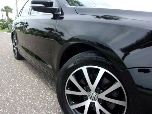 Used 2017 Volkswagen Jetta SE FWD image 10