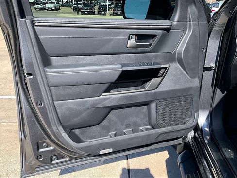 New 2026 Toyota Tundra Limited AWD/4WD image 10