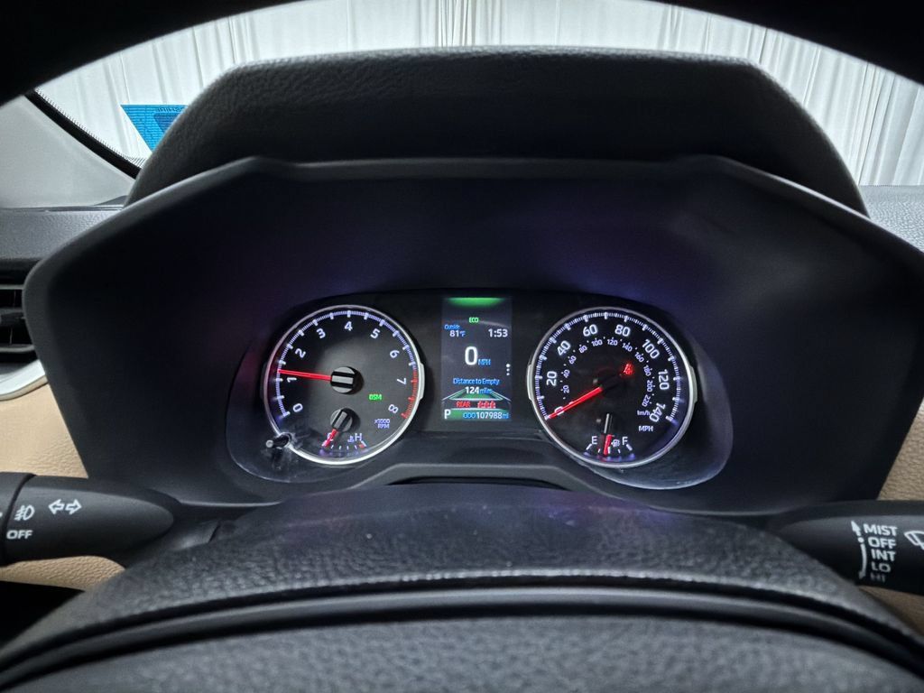 Used 2020 Toyota RAV4 XLE w/ Convenience Package AWD/4WD image 11