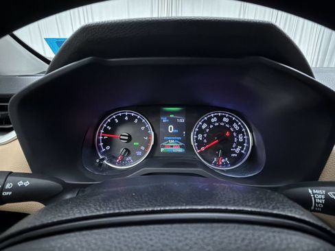 Used 2020 Toyota RAV4 XLE w/ Convenience Package AWD/4WD image 11