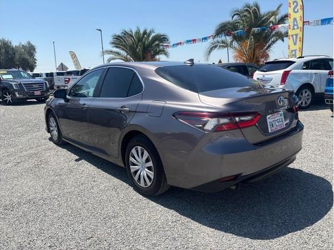 Used 2021 Toyota Camry LE FWD image 7