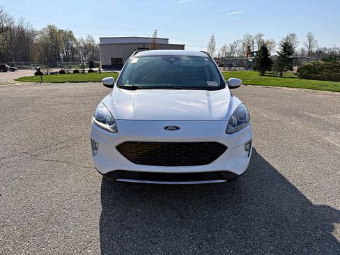 Used 2021 Ford Escape SEL w/ Technology Package AWD/4WD image 4