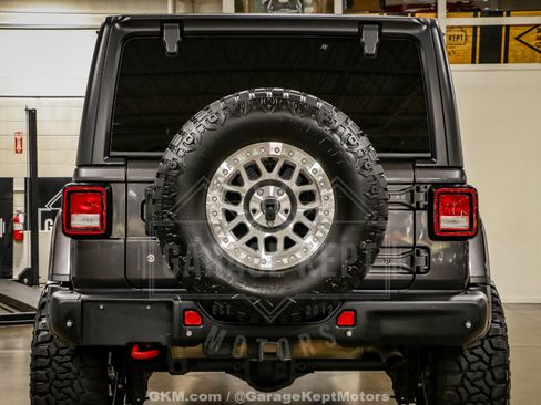 Used 2018 Jeep Wrangler Unlimited Sahara AWD/4WD image 56