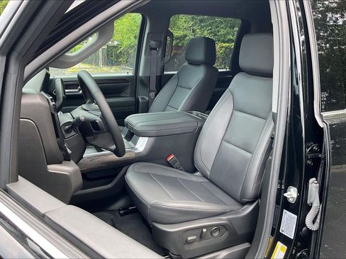 Used 2024 Chevrolet Silverado 2500 LTZ w/ LTZ Convenience Package AWD/4WD image 23