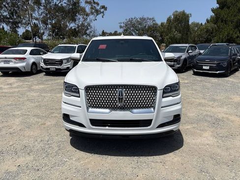 Used 2022 Lincoln Navigator Reserve AWD/4WD image 2