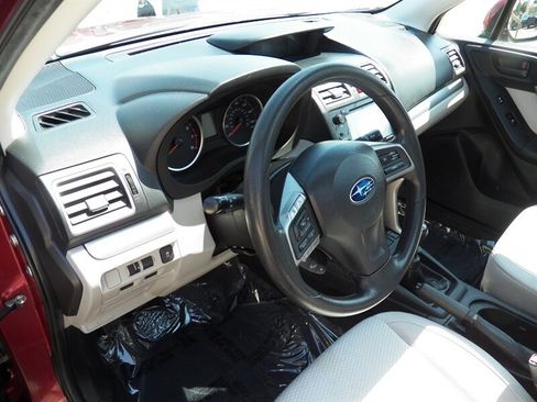 Used 2016 Subaru Forester 2.5i Premium AWD/4WD image 7