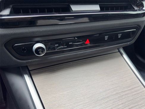 Used 2025 BMW 330i Sedan image 66