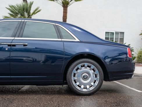 Used 2013 Rolls-Royce Ghost RWD image 39