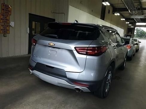 Used 2025 Chevrolet Blazer LT AWD/4WD image 2