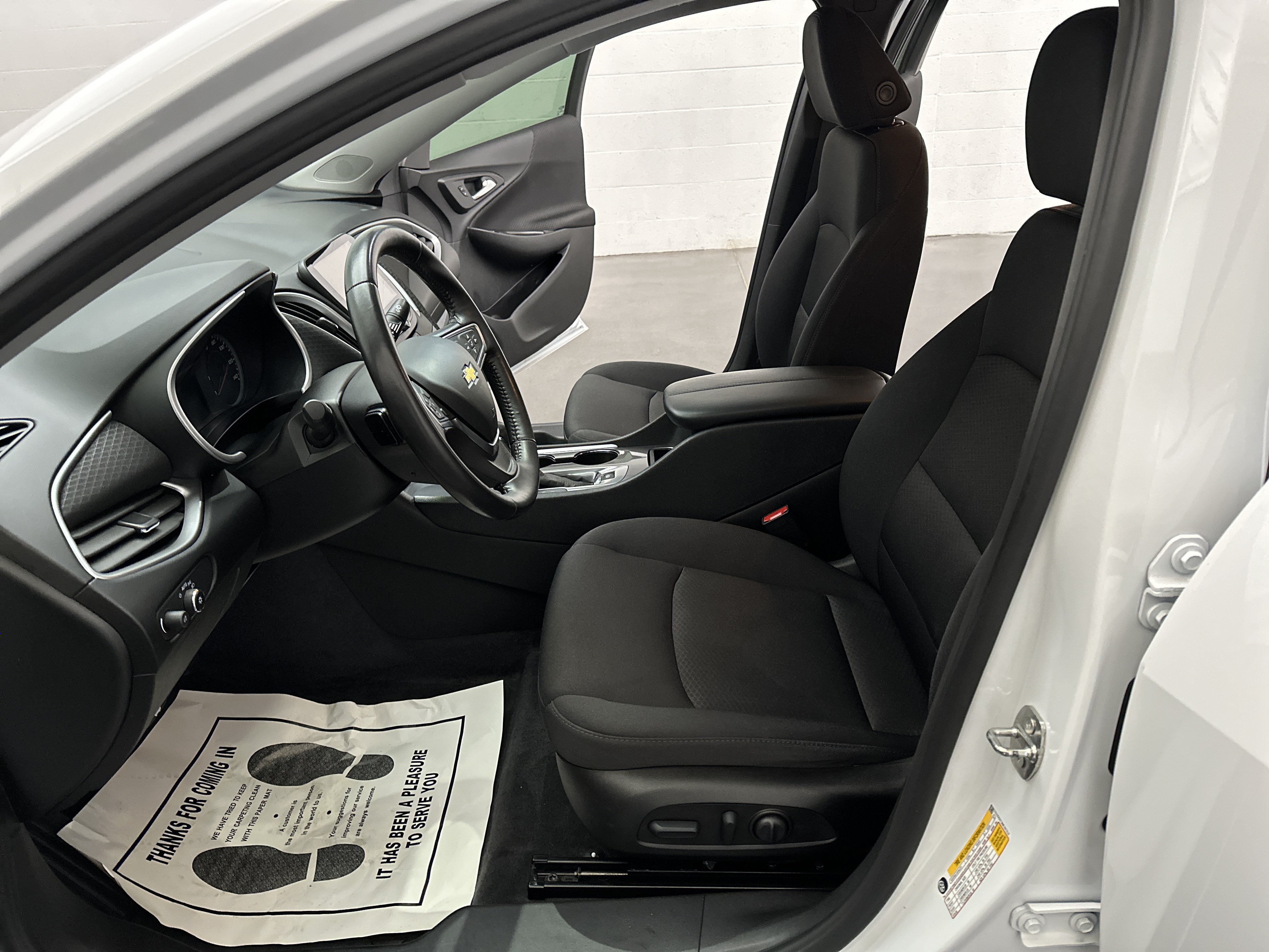 Used 2022 Chevrolet Malibu LT w/ Redline Edition FWD image 13