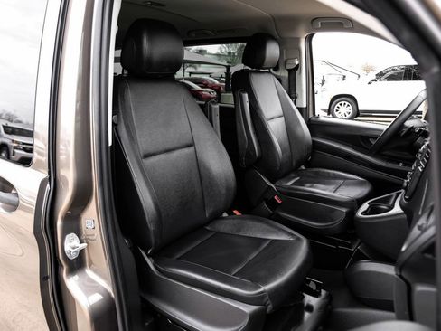 Used 2017 Mercedes-Benz Metris Passenger w/ Driver Efficiency Package image 30