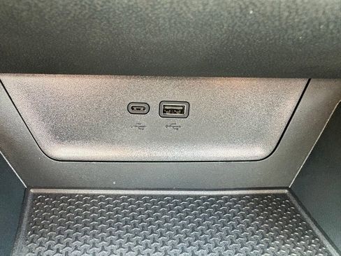 New 2026 Chevrolet Equinox LT w/ Convenience Package II FWD image 24