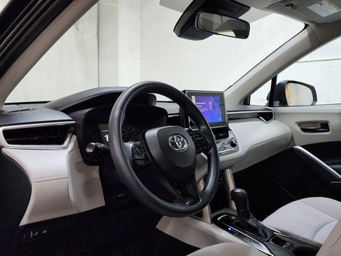 Used 2023 Toyota Corolla Cross L AWD/4WD image 12