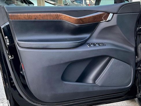 Used 2020 Tesla Model X Long Range image 20