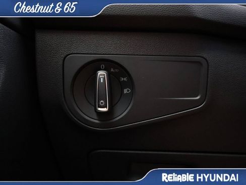 Used 2022 Volkswagen Tiguan SE FWD image 32