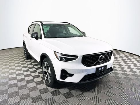 Used 2023 Volvo XC40 B5 Plus w/ Driver Assist Package image 3