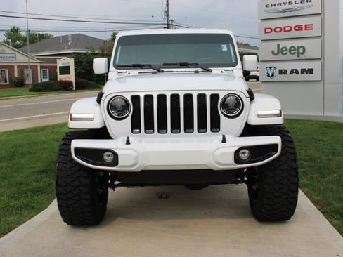 Used 2023 Jeep Wrangler Unlimited Sahara AWD/4WD image 6