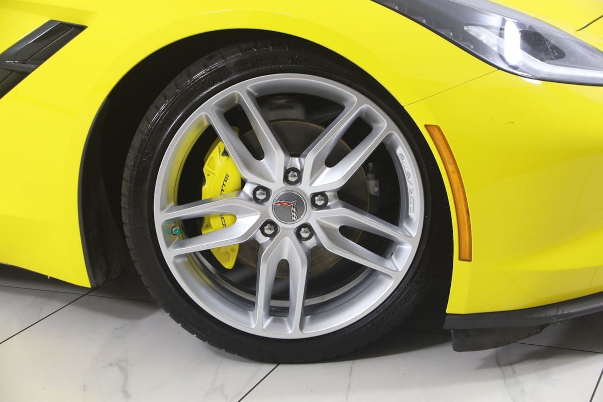 Used 2015 Chevrolet Corvette Stingray Coupe w/ ZF1 Appearance Package RWD image 14