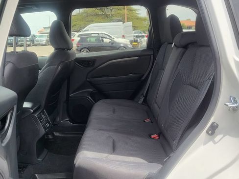 Used 2025 Subaru Forester Premium AWD/4WD image 24
