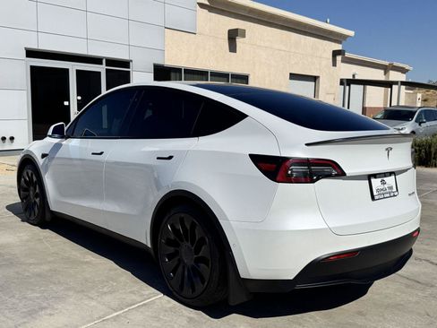 Used 2022 Tesla Model Y Performance AWD/4WD image 5
