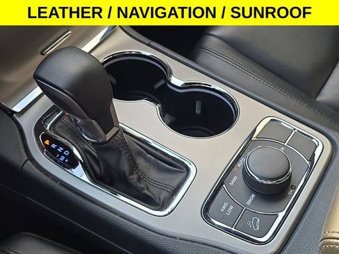 Used 2020 Jeep Grand Cherokee Limited AWD/4WD image 24