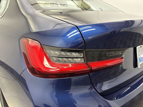 Used 2019 BMW 330i Sedan w/ Driving Assistance Package RWD image 19