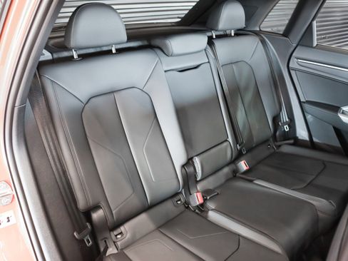 New 2025 Audi Q3 2.0T Premium image 11