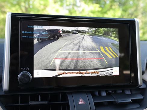 Used 2025 Toyota RAV4 XLE w/ Convenience Package image 22