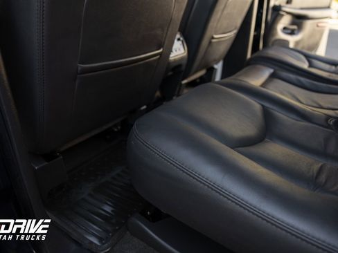 Used 2007 GMC Sierra 3500 SLT w/ Skid Plate Package image 19