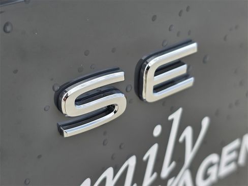 New 2026 Volkswagen Atlas Peak Edition image 8