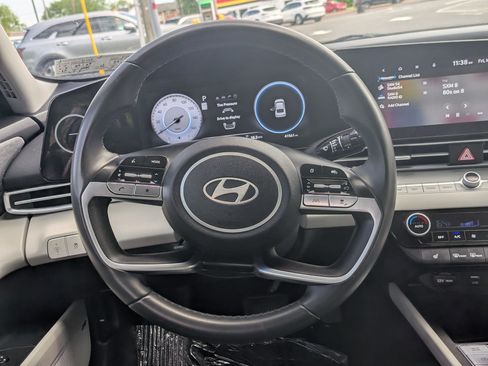 Certified 2024 Hyundai Elantra Limited FWD image 12