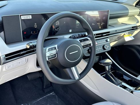 New 2026 Hyundai Tucson SE image 16