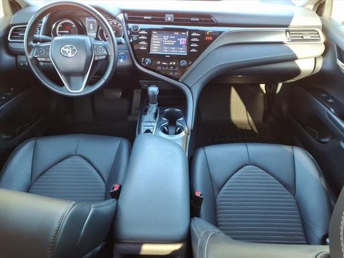 Used 2020 Toyota Camry SE image 17