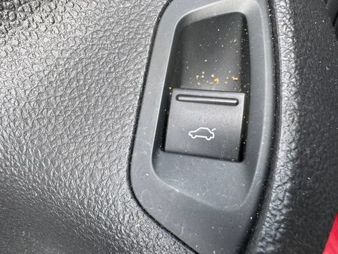 Used 2015 Volkswagen Passat TDI SE FWD image 10