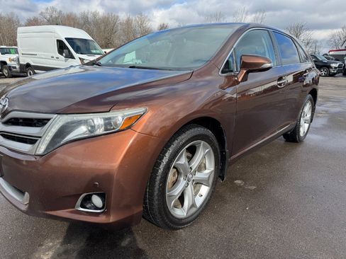 Used 2015 Toyota Venza XLE image 9