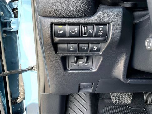 Used 2025 Toyota Land Cruiser image 31