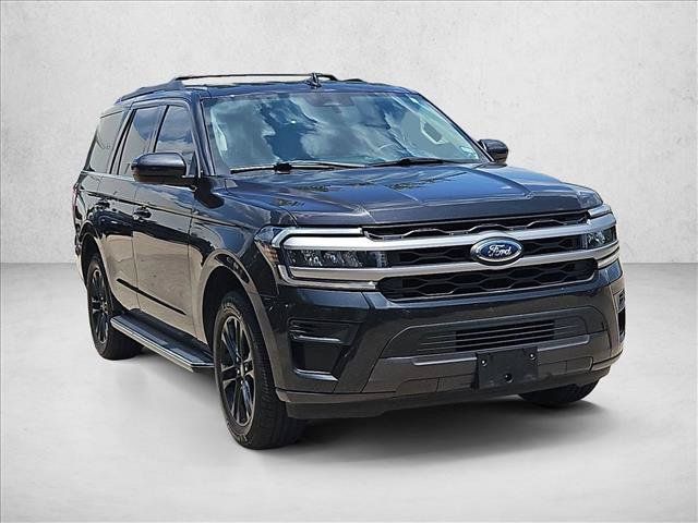 Used 2023 Ford Expedition XLT RWD image 3