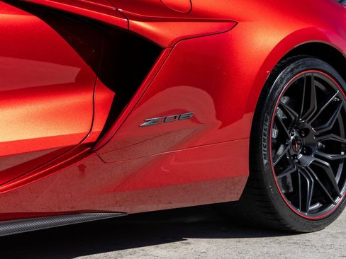 Used 2025 Chevrolet Corvette Z06 image 17