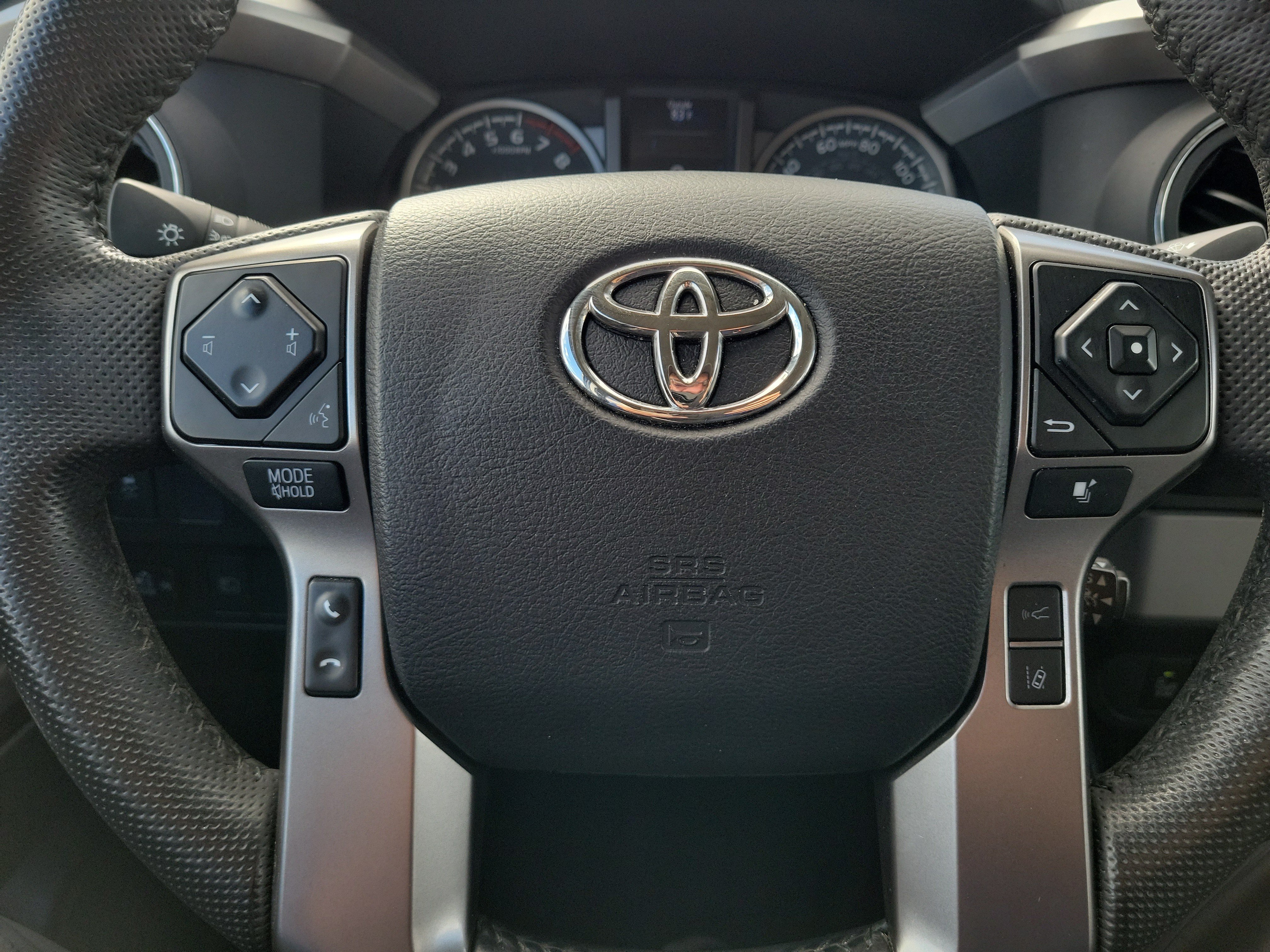 Used 2022 Toyota Tacoma SR5 w/ Technology Package RWD image 26
