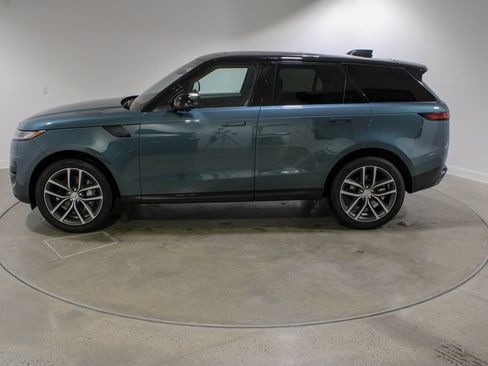 Used 2023 Land Rover Range Rover Sport SE image 2