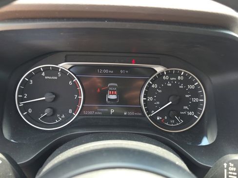 Used 2023 Nissan Rogue S FWD image 14