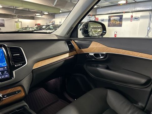 Used 2023 Volvo XC90 T8 Plus w/ Protection Package Premier AWD/4WD image 25