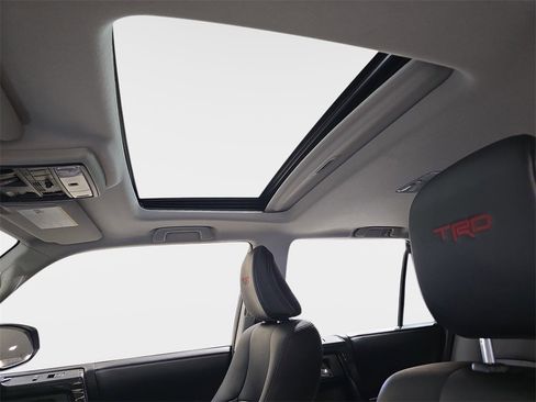 Used 2020 Toyota 4Runner Venture w/ Moonroof Package image 32