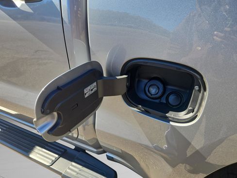 Used 2024 Chevrolet Silverado 1500 Custom Trail Boss image 10