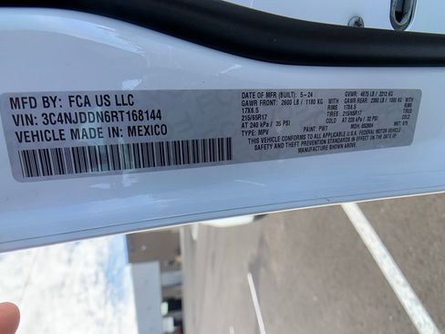 Used 2024 Jeep Compass Trailhawk image 32